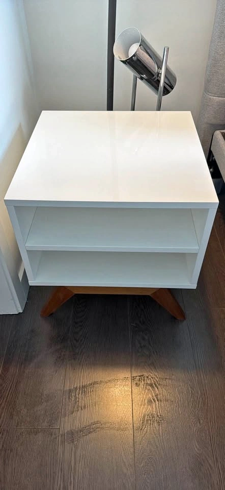 Dalia End Tables (2)
