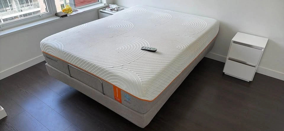 Queen Size Mattress and Base Tempur-Pedic