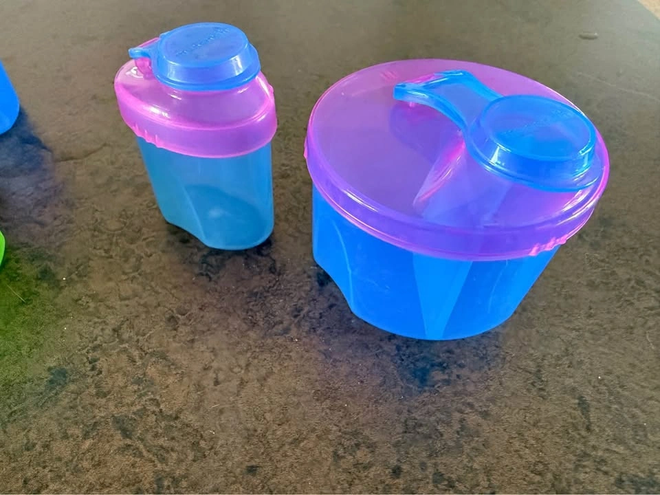 Munchkin formula dispensers - photo 2