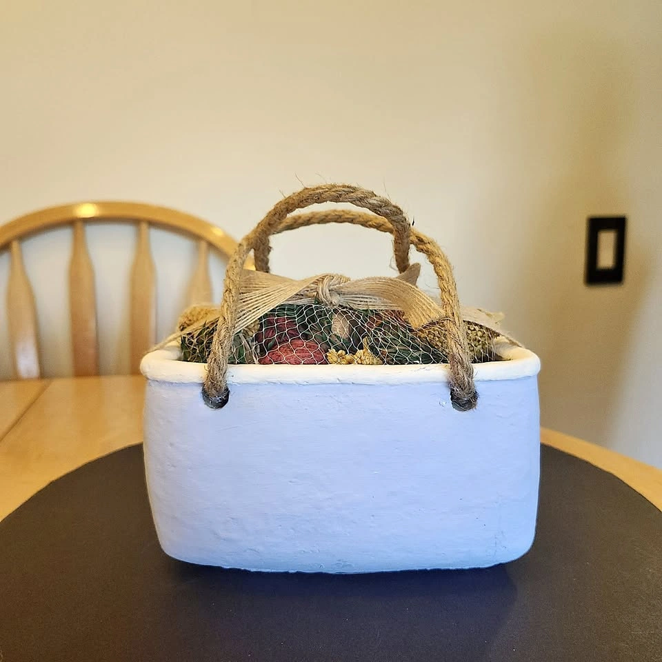 Clay Pot Basket in Robins Egg Blue with Potpourri ⚽️