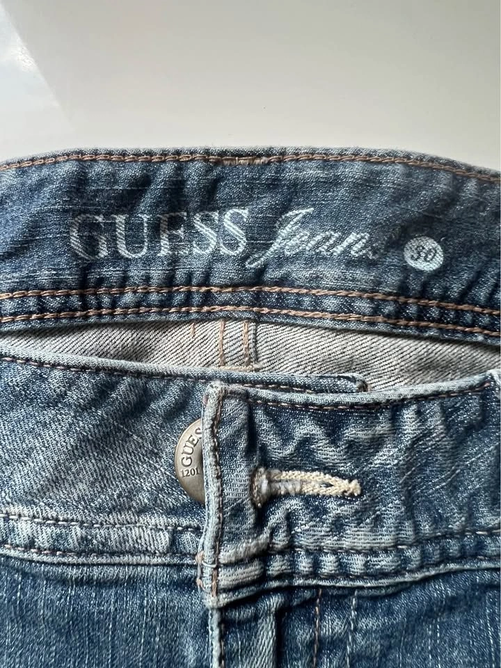 ⚽ Guess Distress look Shorts - photo 3
