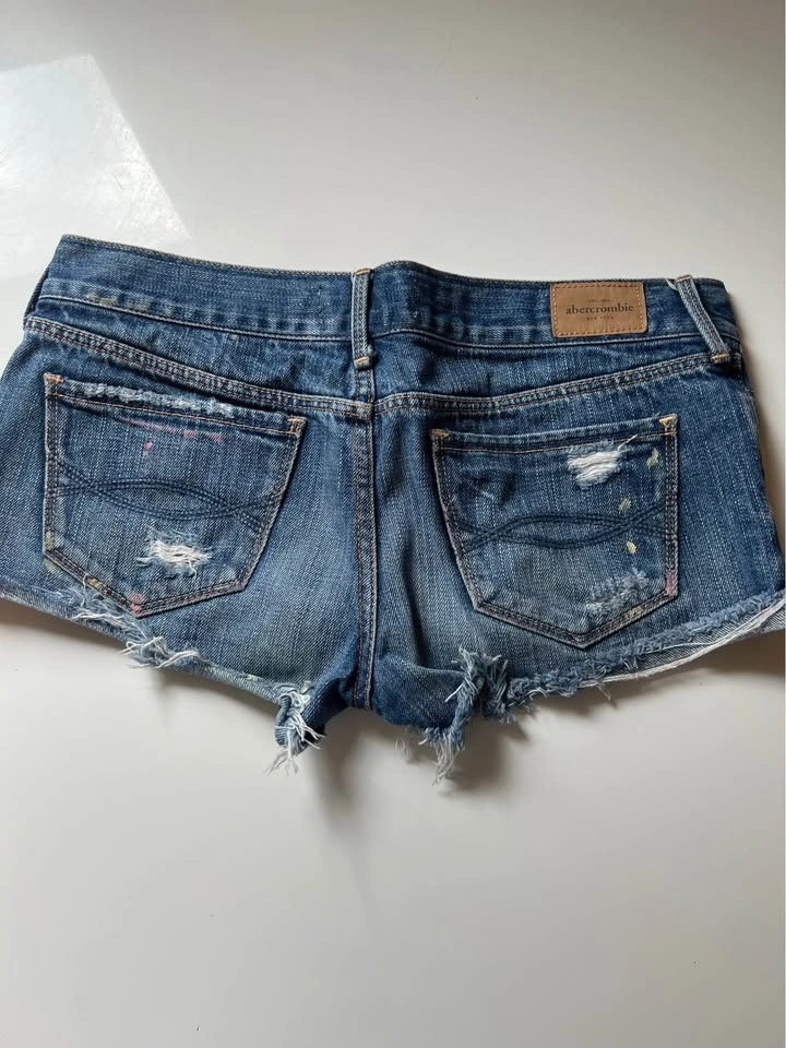 ⚽ Abercrombie Distress look Denim Shorts- Size 16 - photo 2