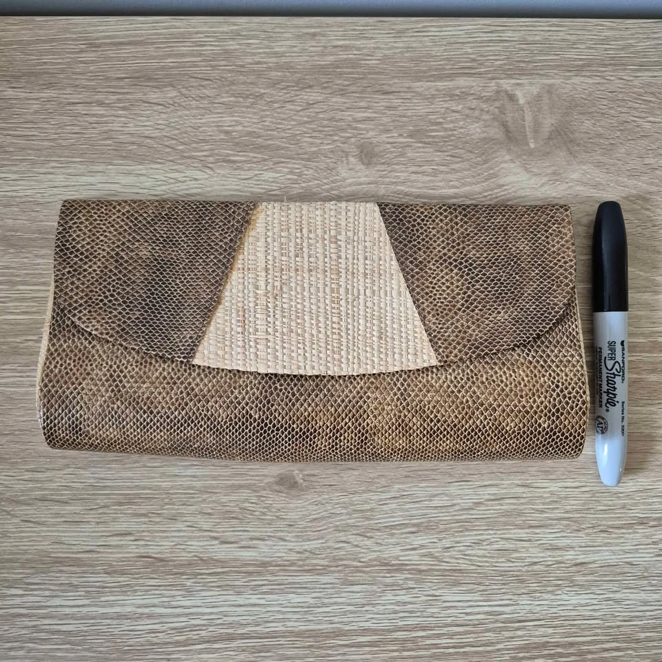 Woven Straw and Pleather Clutch Purse - photo 2