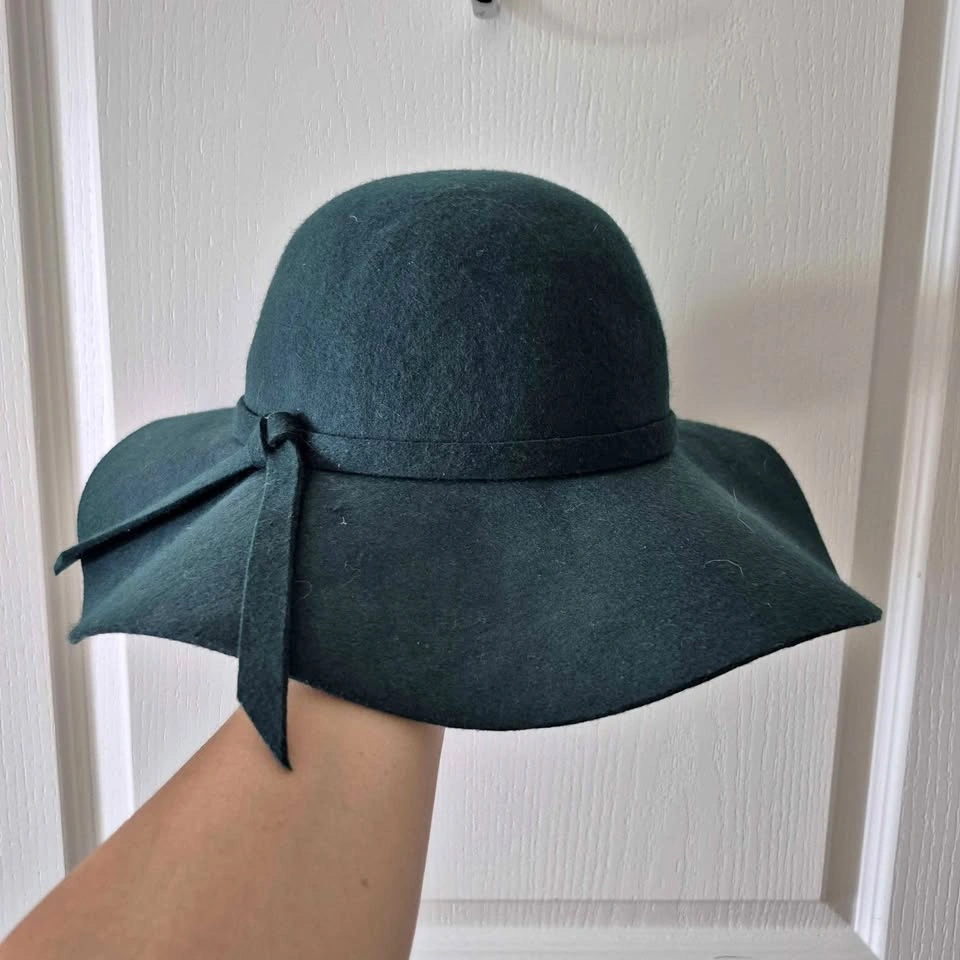 Green Wide Brim Wool Felt Hat - 22.125" Circumference
