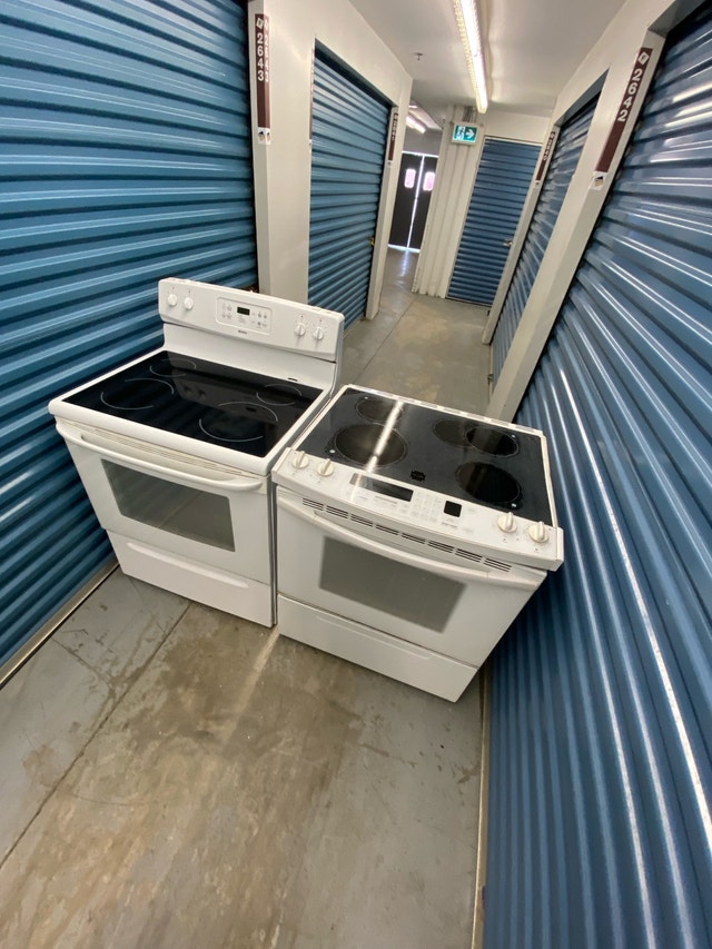 WHITE ELECTRIC CONVECTION RANGES