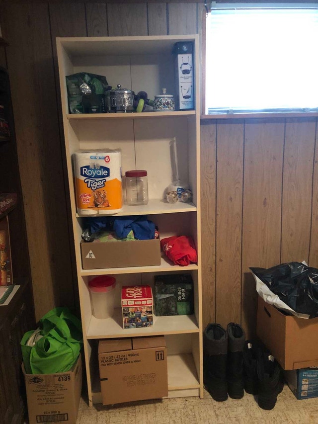 3 White shelves