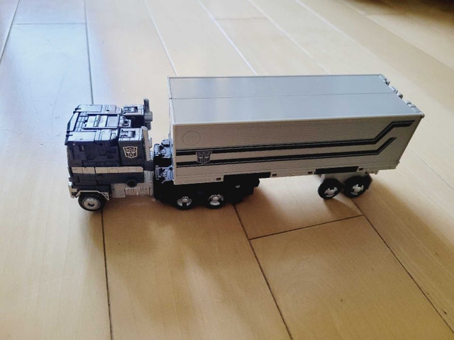 Transformers: Alternate Universe Dark Optimus Prime - photo 5