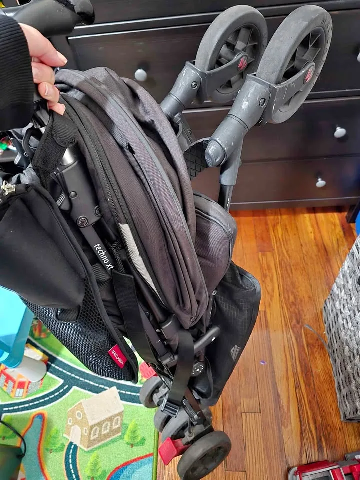 Used McLaren Techno xt stroller thumbnail