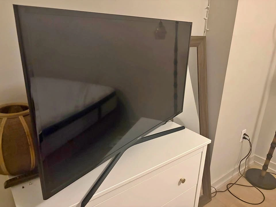 40” Samsung LED Smart TV