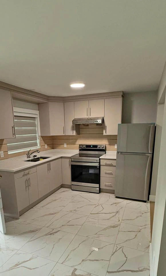 4 Beds 2 Baths - House