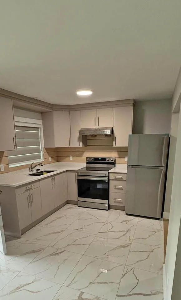 4 Beds 2 Baths - House
