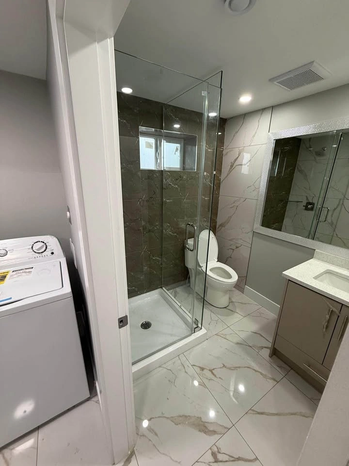 4 Beds 2 Baths - House - photo 5
