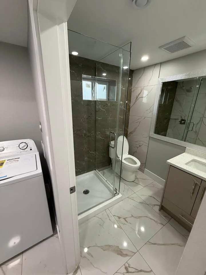 4 Beds 2 Baths - House - photo 5
