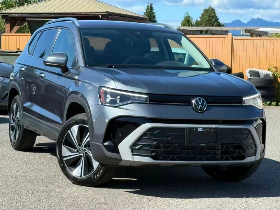 2025 Volkswagen Taos Comfortline 4MOTION/ NO ACCIDENT/ BC LOCAL - photo 2
