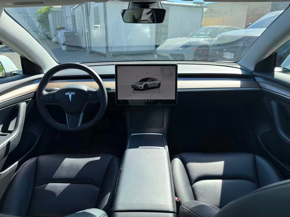 2022 Tesla Model 3 RWD/ NO ACCIDENT/ BC LOCAL - photo 3