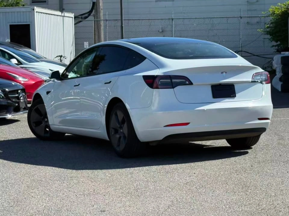 2022 Tesla Model 3 RWD/ NO ACCIDENT/ BC LOCAL - photo 4