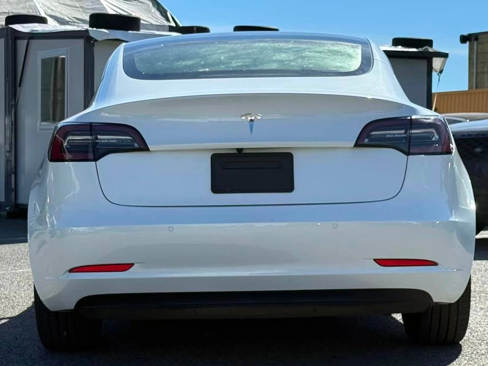 2022 Tesla Model 3 RWD/ NO ACCIDENT/ BC LOCAL - photo 5