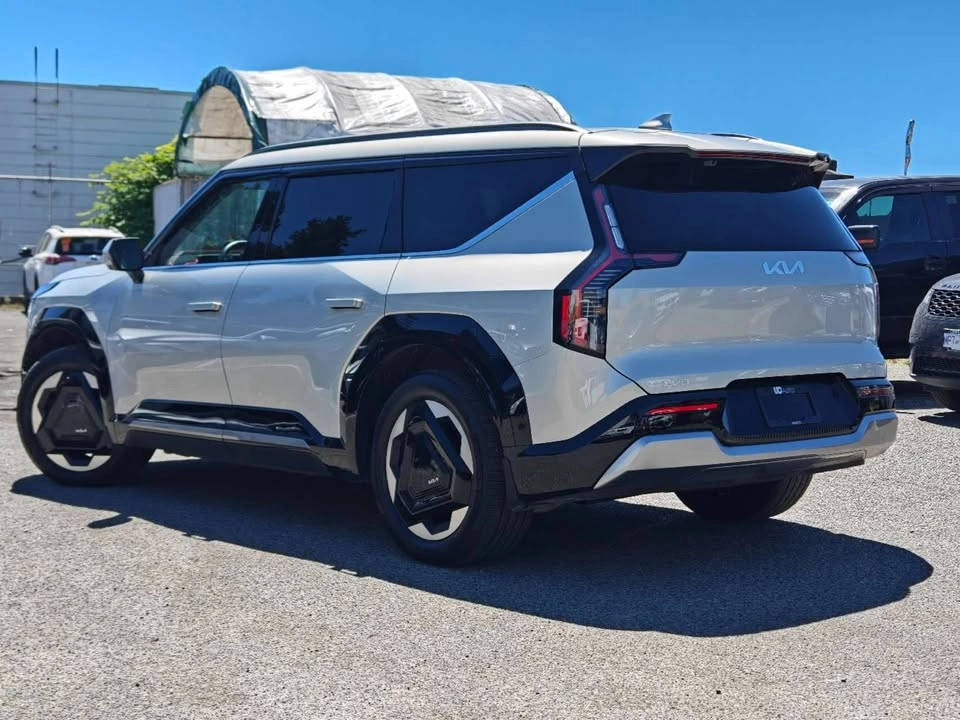 2025 Kia EV9 Land w/Premium Package AWD - photo 4