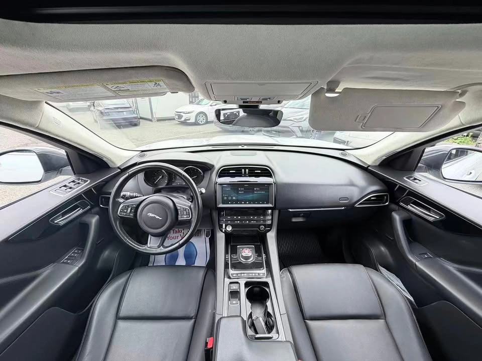 2019 Jaguar F-PACE 25t AWD Premium/ CLEAN TITLE/ BC LOCAL - photo 5