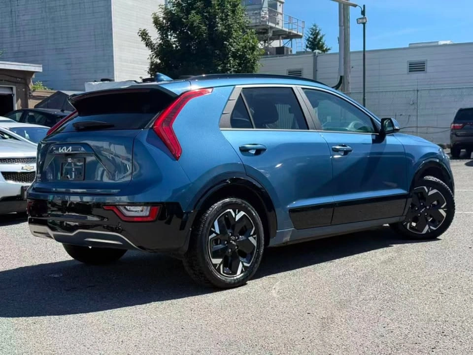 2023 Kia Niro Limited/ CLEAN TITLE/ BC LOCAL - photo 3