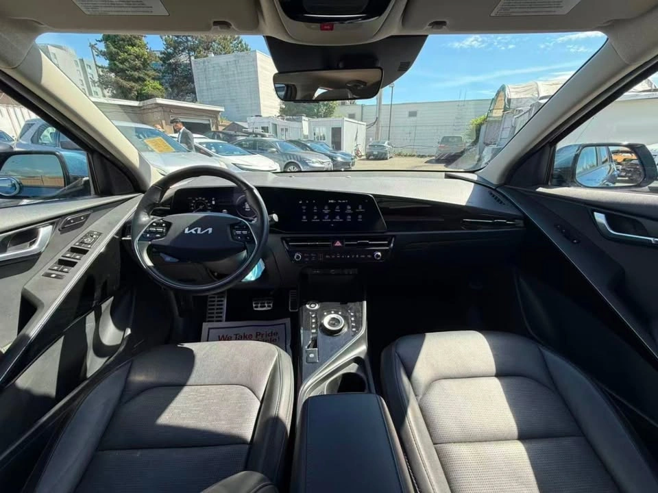 2023 Kia Niro Limited/ CLEAN TITLE/ BC LOCAL - photo 5