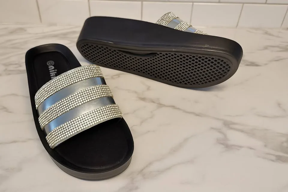 ✨ BUY 3+ ITEMS, GET 50% OFF! Bling Slide Sandals – Size 6.5 - 7 thumbnail
