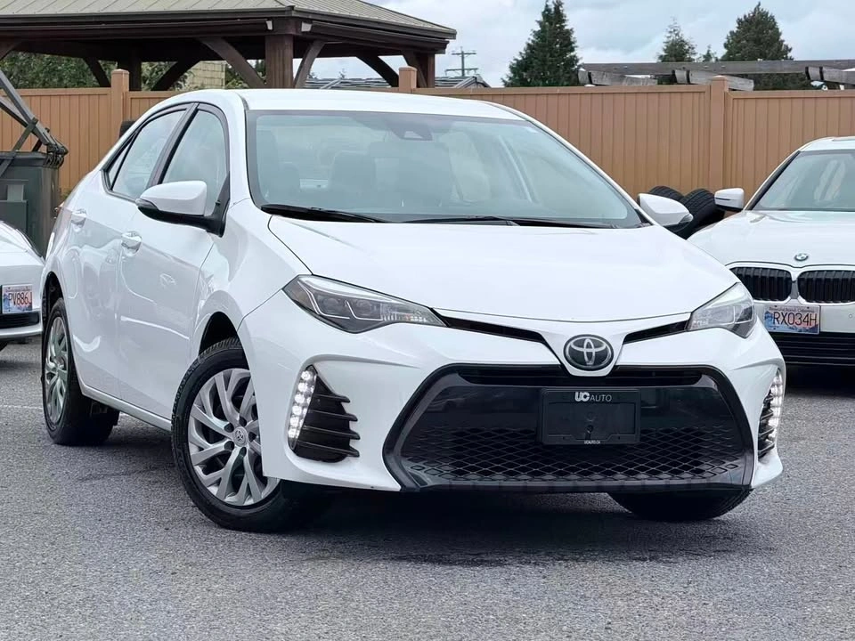 2018 Toyota Corolla SE AUTO/ CLEAN TITLE/ BC LOCAL/ ONE OWNER - photo 2