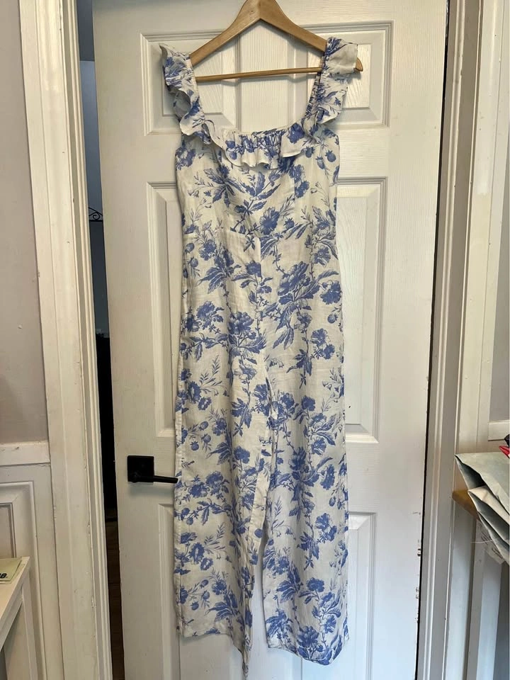 ⚽ Beautiful Blue Floral Jumpsuit