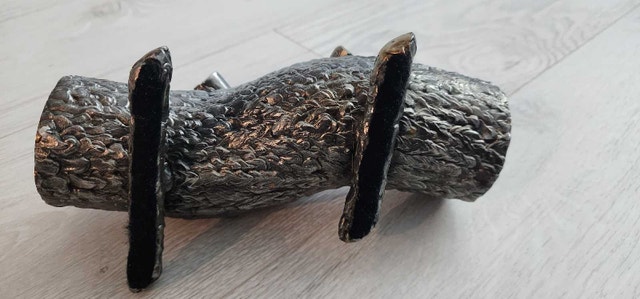 Vintage brass log-shaped ashtray with textured bark finish - photo 4