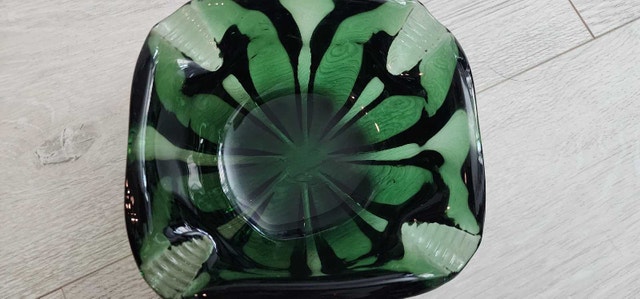 Vintage Murano art glass ashtray with green and black swirl - photo 2