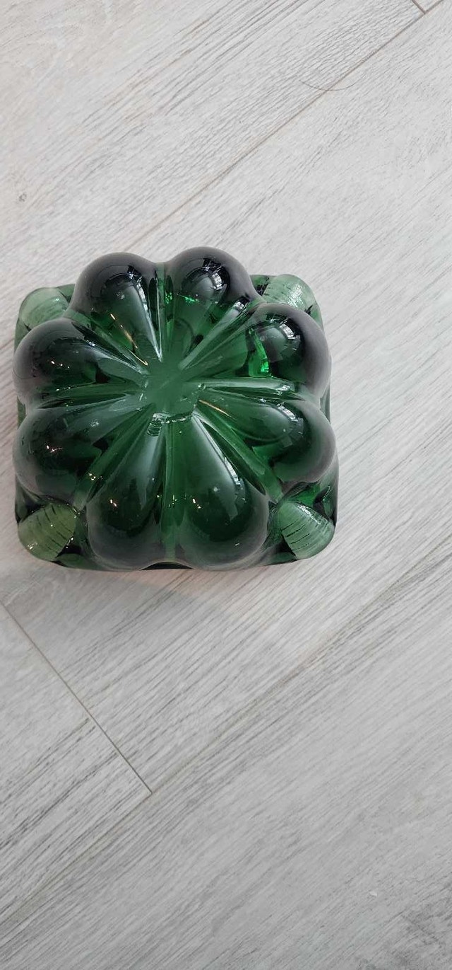 Vintage Murano art glass ashtray with green and black swirl - photo 4