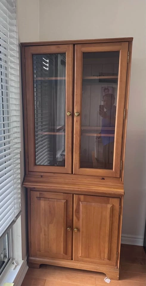 Wooden shelf with glass door - photo 4