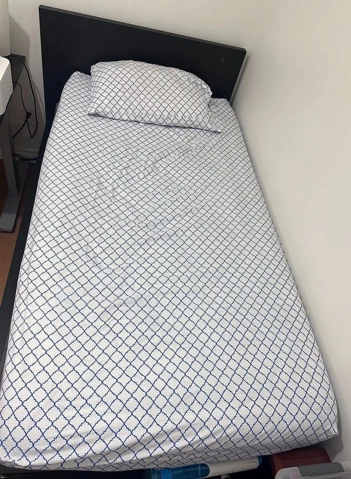 Twin Bed Mattresses & Bed Frame with Box spring