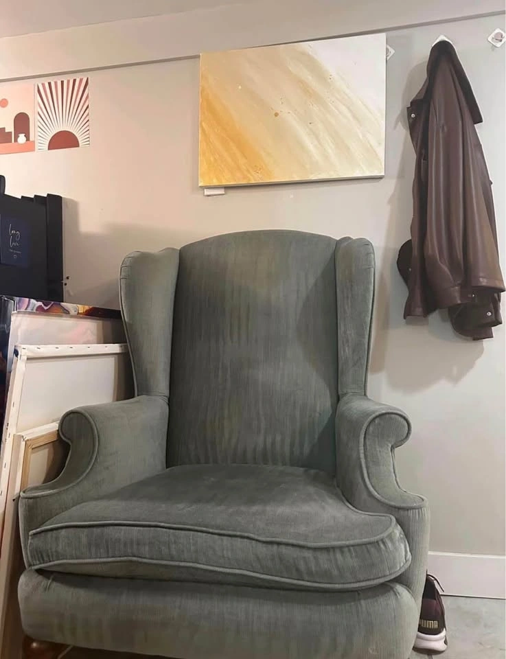 Green Wingback Armchair NEED GONE ASAP - photo 3