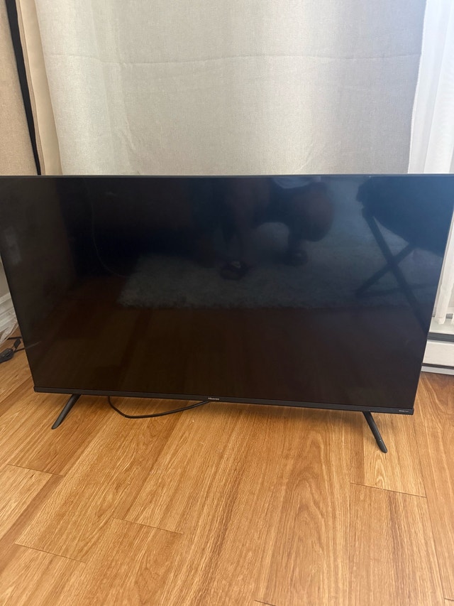 Hisense 43” 4K Smart TV (43A68H) like new