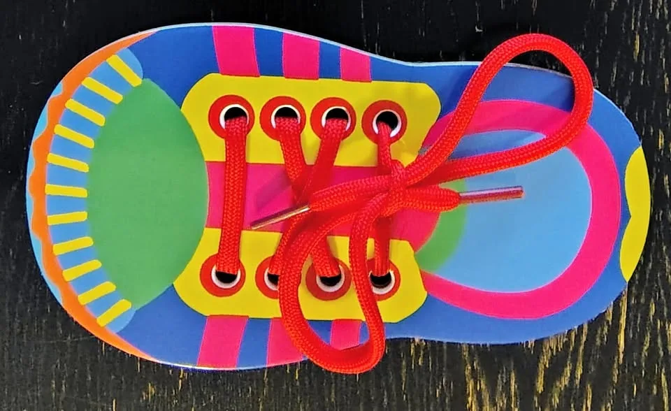 Teach Your Little One to Tie Their Shoes Like a Pro! thumbnail