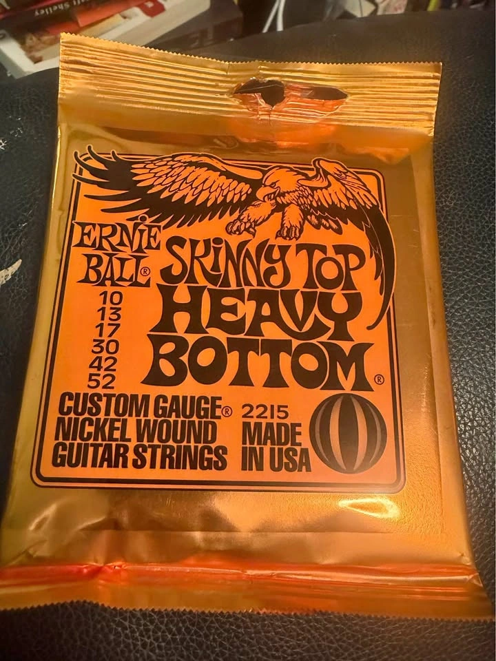 Ernie Ball Skinny Top Heavy Bottom Guitar Strings