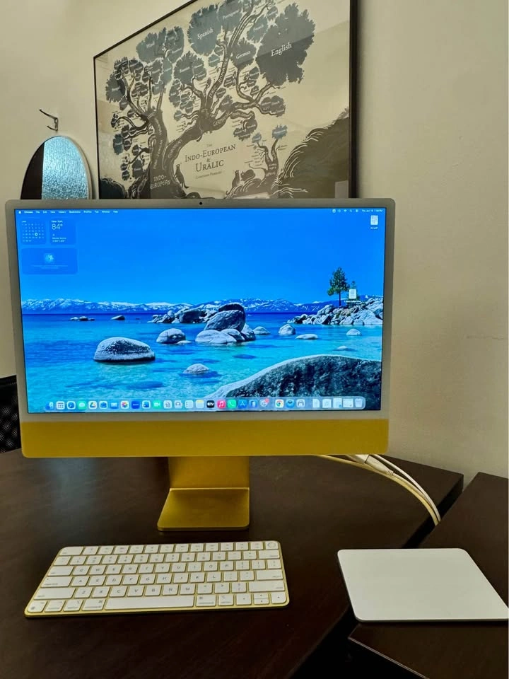 Yellow 24" iMac - new motherboard - photo 2
