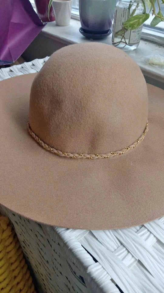 New with tag Camel Wide Brim Wool Hat