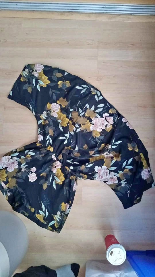 Aakaa Floral Romper Size S