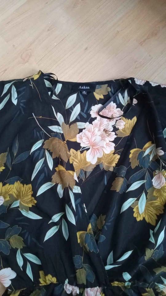 Aakaa Floral Romper Size S - photo 4