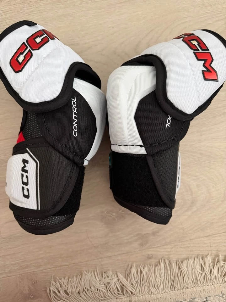 Junior Hockey Starter Set — CCM (Like New) - photo 5