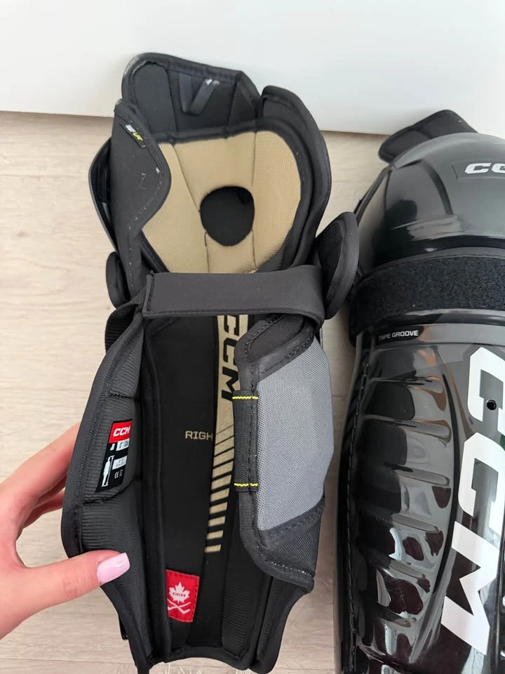 Like-New CCM Vector Plus Shin Pads — Jr 13” (Used Once) - photo 2