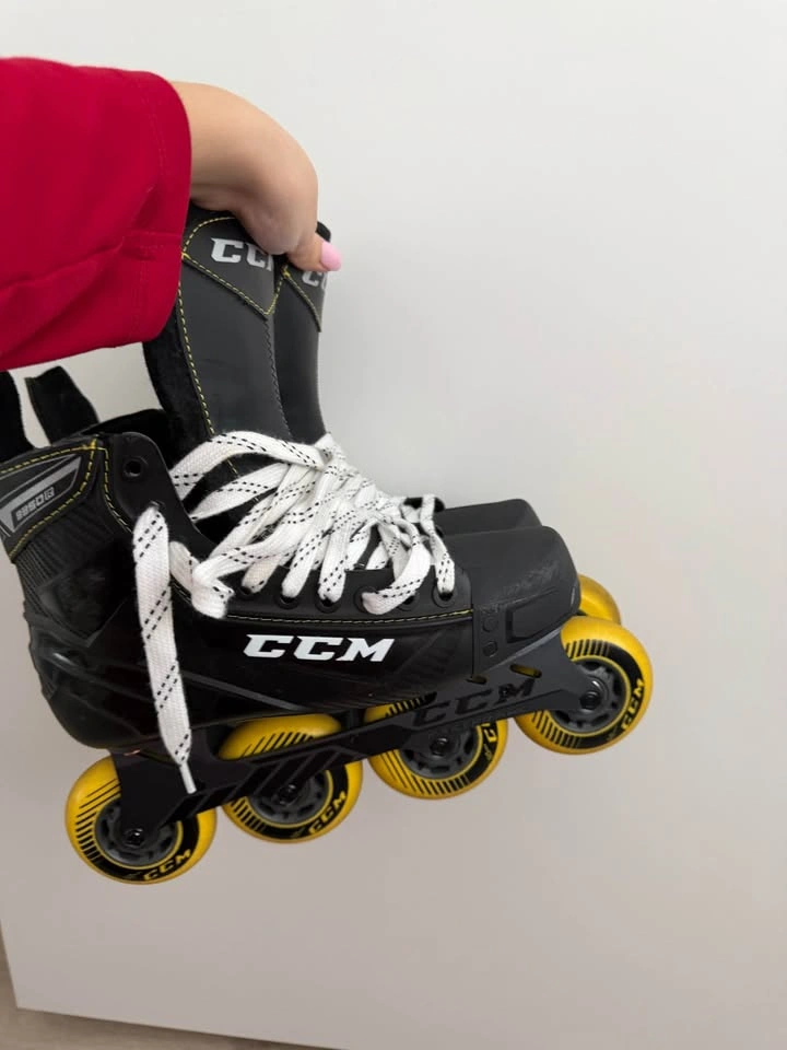 High-end CCM Roller Hockey Skates — Size 7 - photo 3