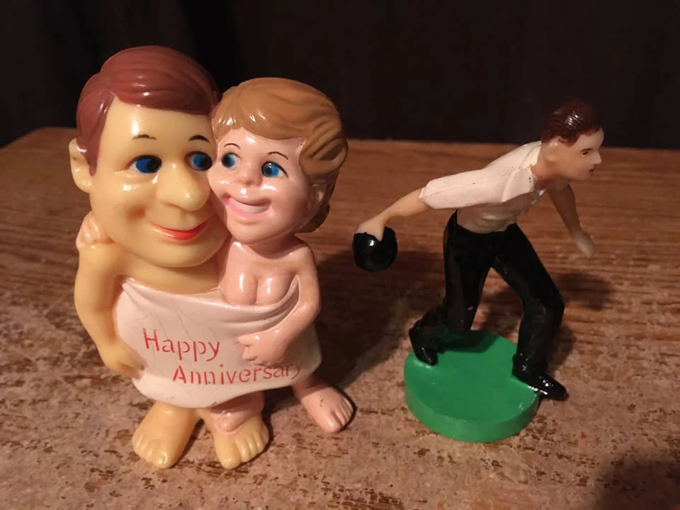 BIG LOT OF 90 VINTAGE CAKE TOPPERS CHRISTMAS HALLOWEEN EASTER - photo 4