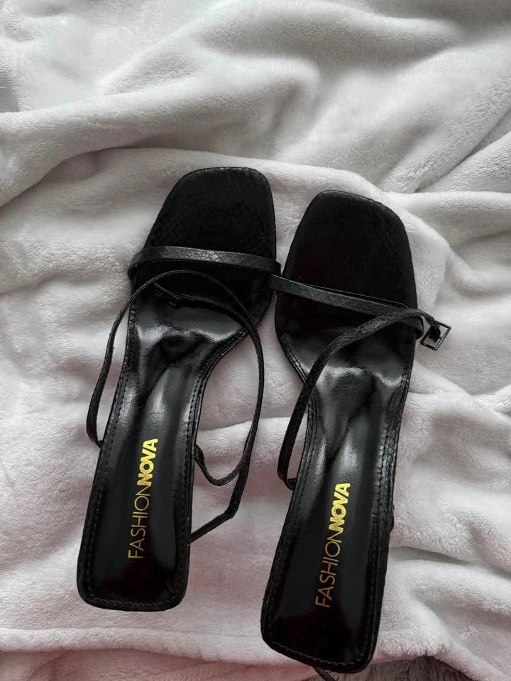 Fashion Nova black heels 8.5w - photo 2