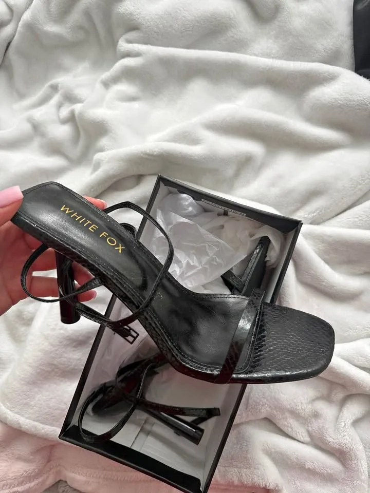 Whitefox black heels size 9w