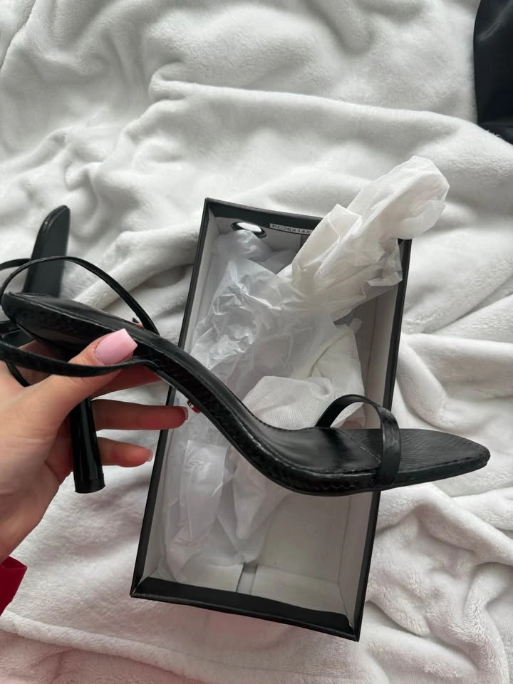 Whitefox black heels size 9w - photo 2