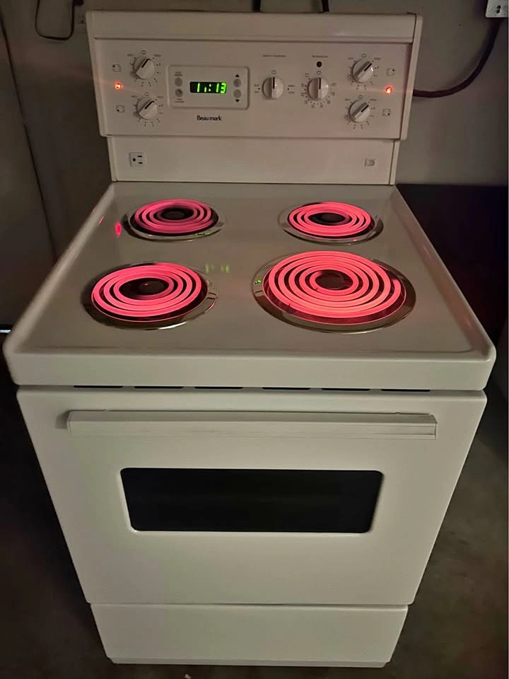 Apartment Size 24” Electric Coil Stove