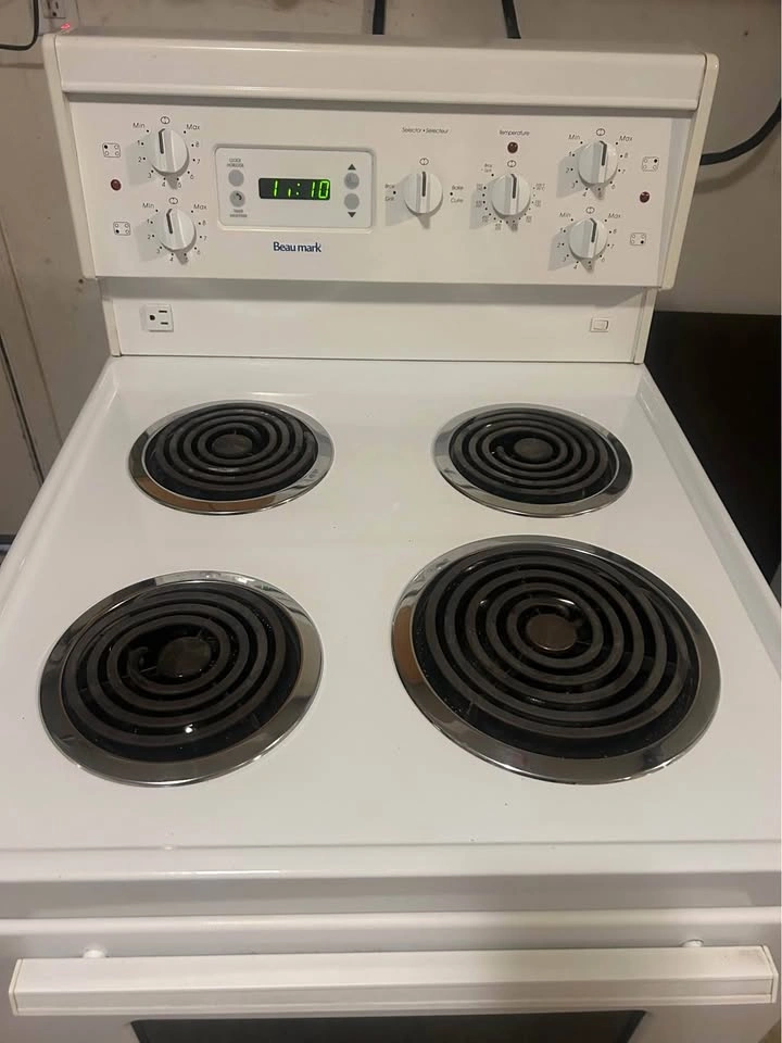 Apartment Size 24” Electric Coil Stove - photo 4